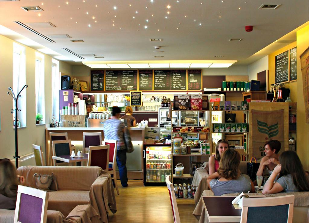 Székesfehérvár Szent Gellert Hostel מראה חיצוני תמונה