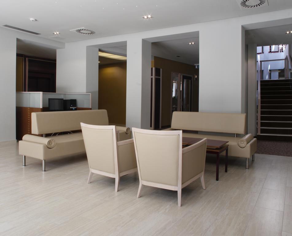 Székesfehérvár Szent Gellert Hostel מראה חיצוני תמונה